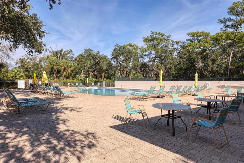 На продажу: $295,000 (2 спален, 2 ванн, 1141 Квадратных фут)