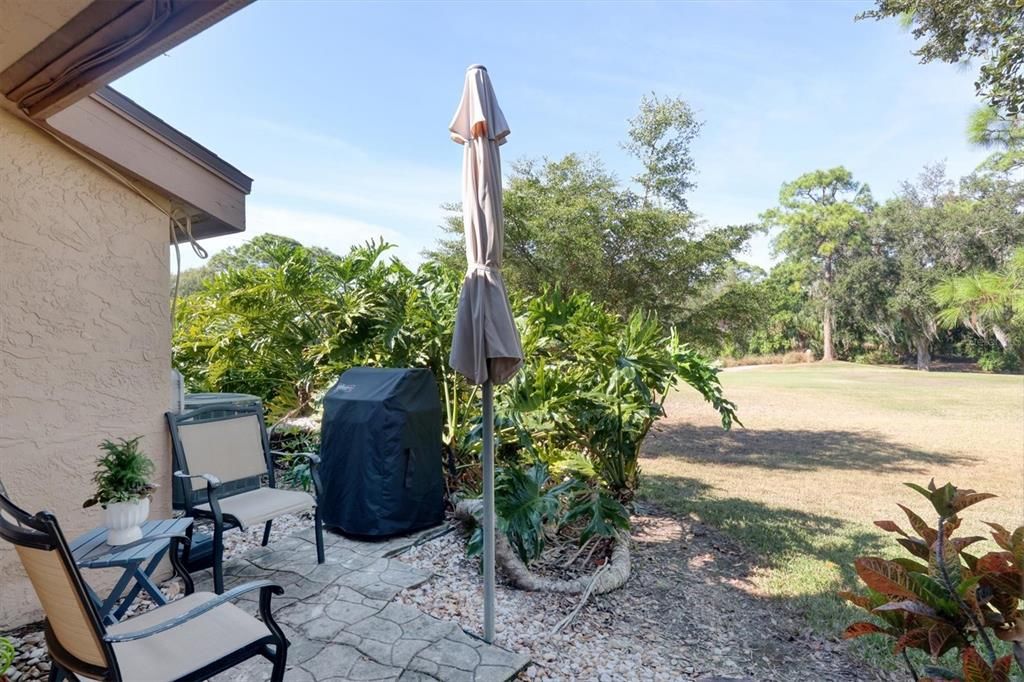 На продажу: $295,000 (2 спален, 2 ванн, 1141 Квадратных фут)