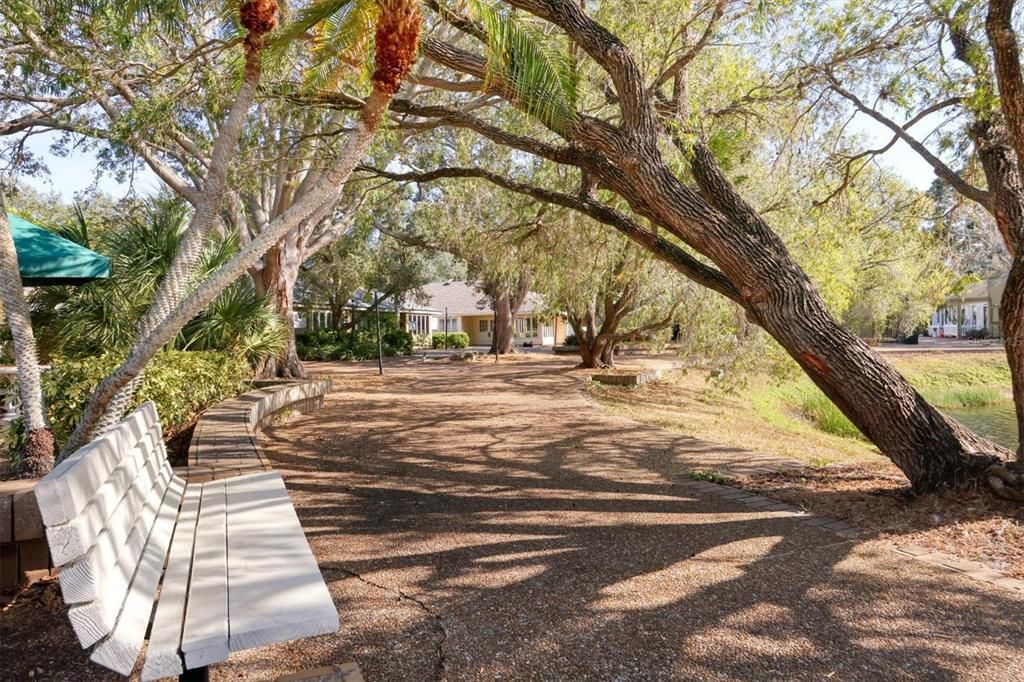 На продажу: $295,000 (2 спален, 2 ванн, 1141 Квадратных фут)