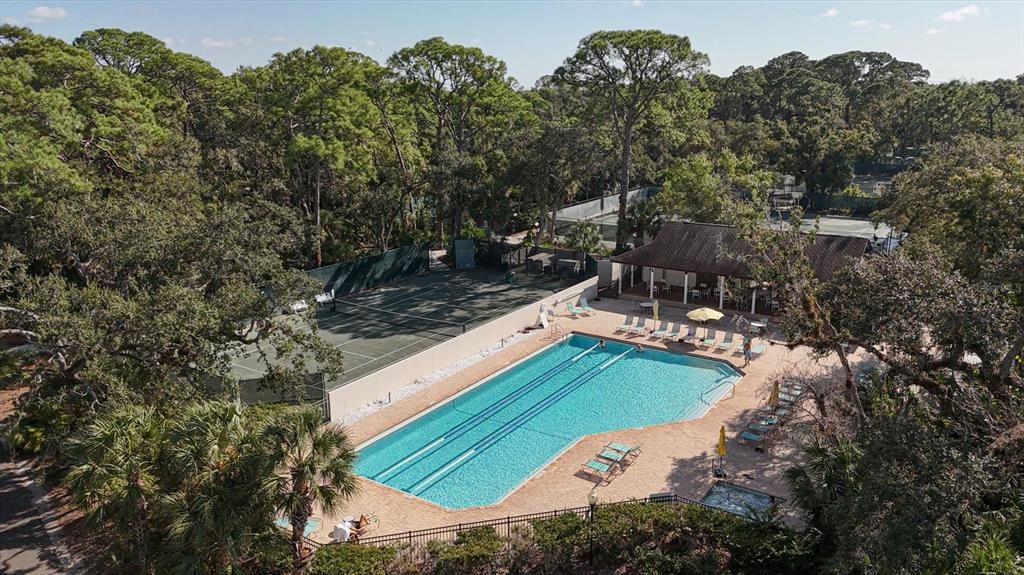 На продажу: $295,000 (2 спален, 2 ванн, 1141 Квадратных фут)