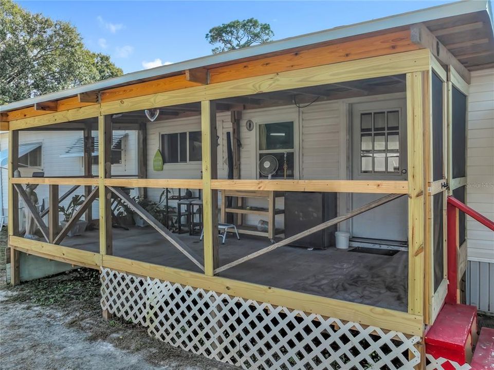 For Sale: $175,000 (2 beds, 2 baths, 1368 Square Feet)