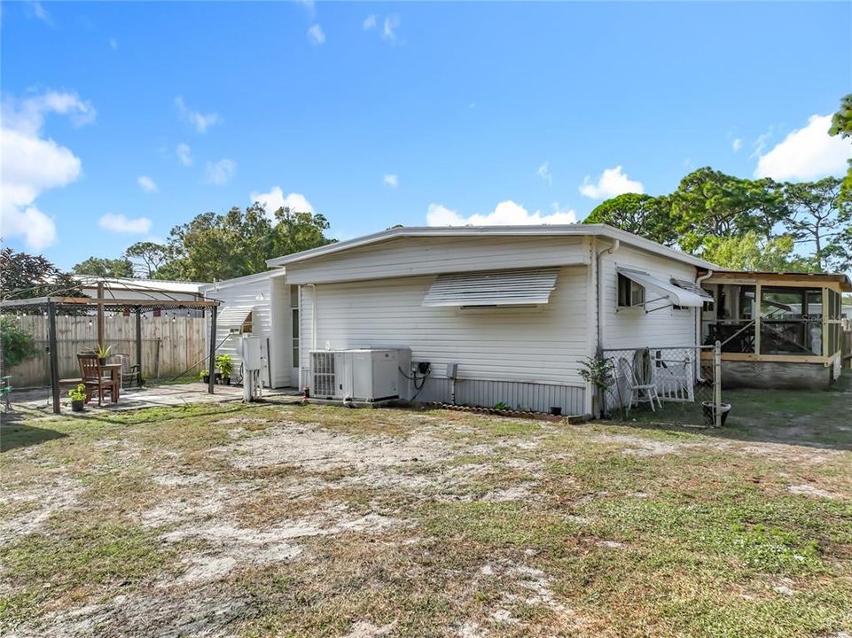 For Sale: $175,000 (2 beds, 2 baths, 1368 Square Feet)