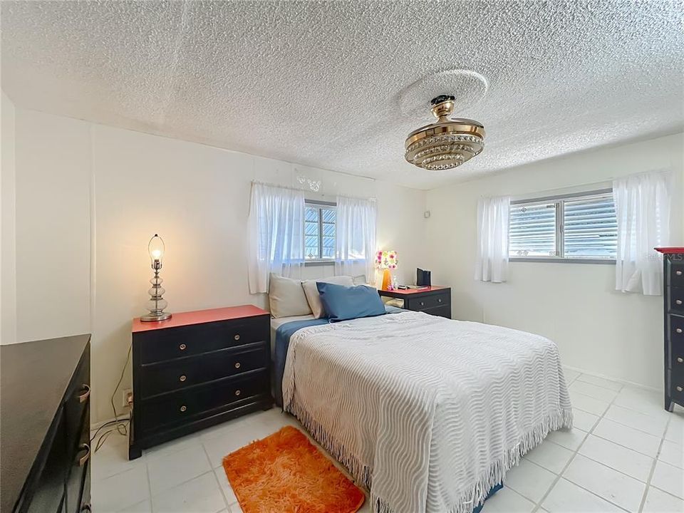 For Sale: $175,000 (2 beds, 2 baths, 1368 Square Feet)