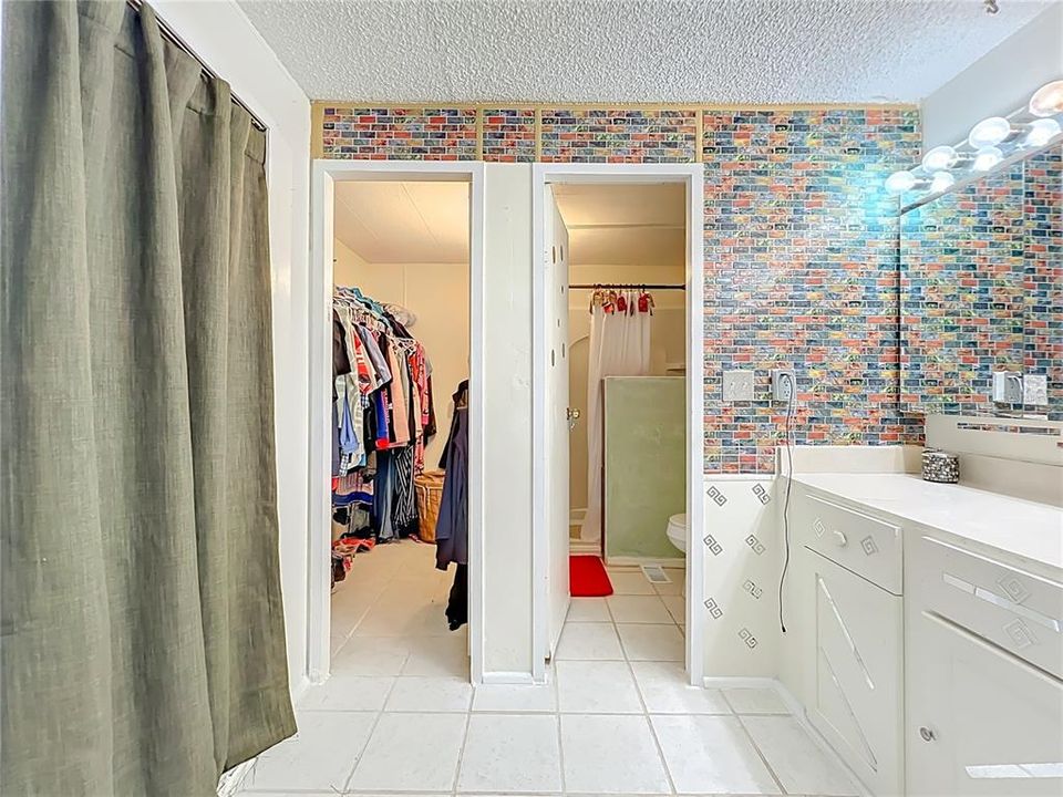 For Sale: $175,000 (2 beds, 2 baths, 1368 Square Feet)