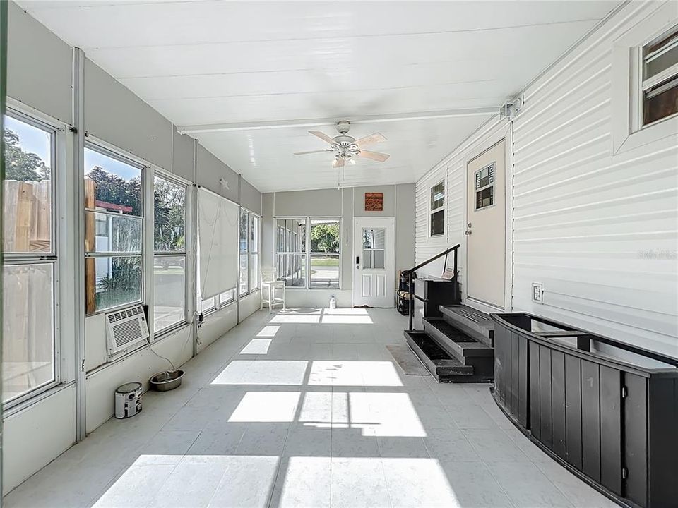 For Sale: $175,000 (2 beds, 2 baths, 1368 Square Feet)