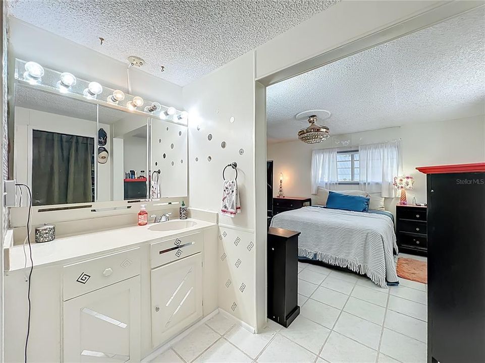 For Sale: $175,000 (2 beds, 2 baths, 1368 Square Feet)