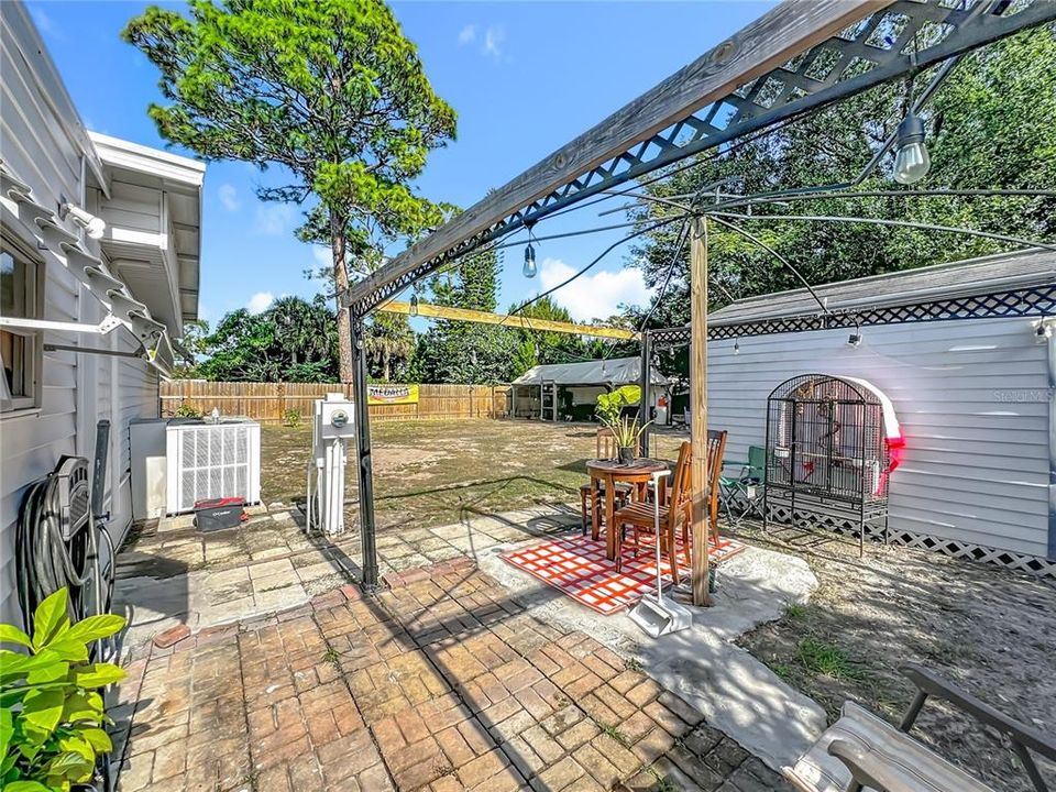 For Sale: $175,000 (2 beds, 2 baths, 1368 Square Feet)