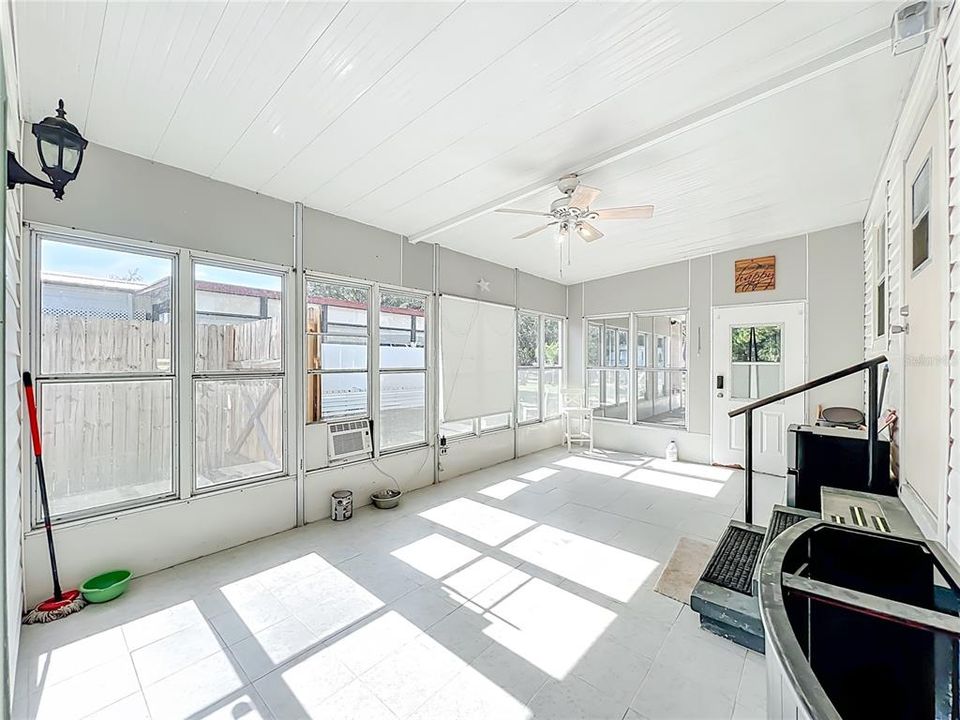 For Sale: $175,000 (2 beds, 2 baths, 1368 Square Feet)