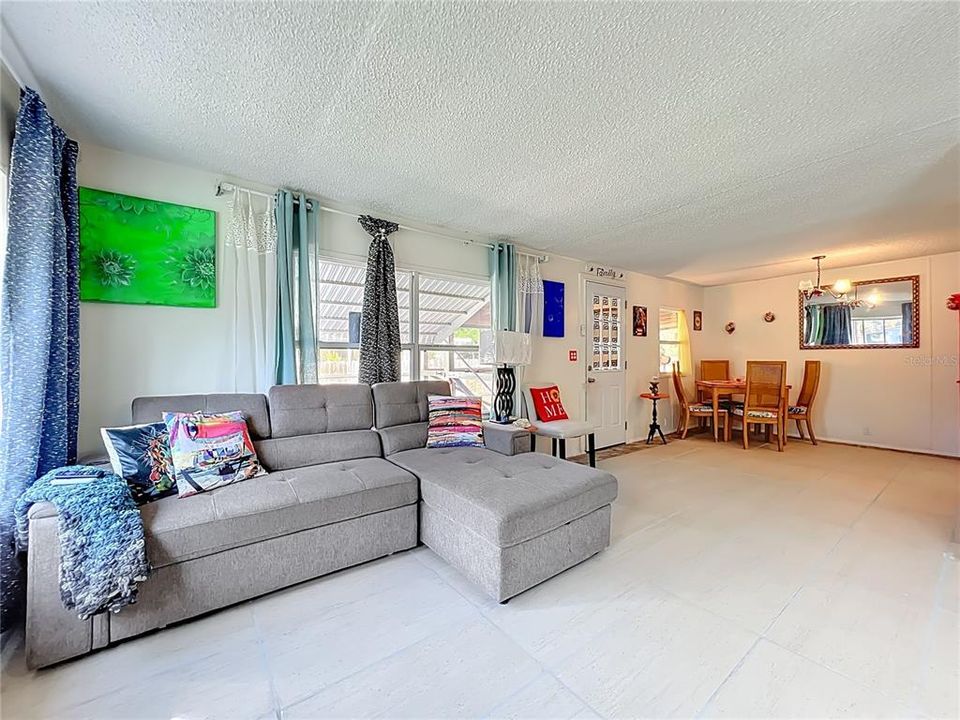 For Sale: $175,000 (2 beds, 2 baths, 1368 Square Feet)