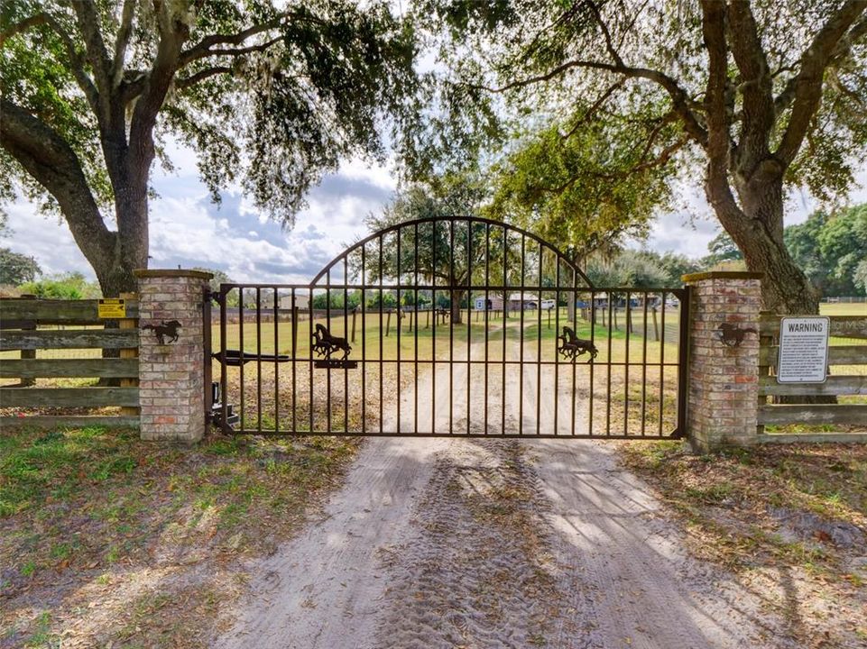 For Sale: $625,000 (3 beds, 2 baths, 2329 Square Feet)
