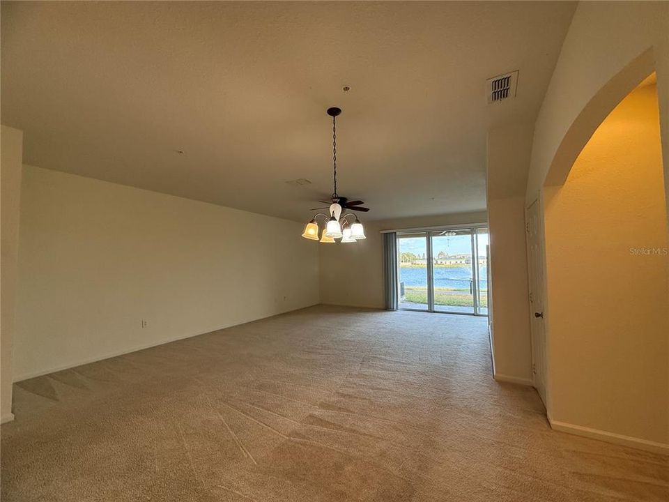 待售: $355,000 (3 贝兹, 2 浴室, 2013 平方英尺)