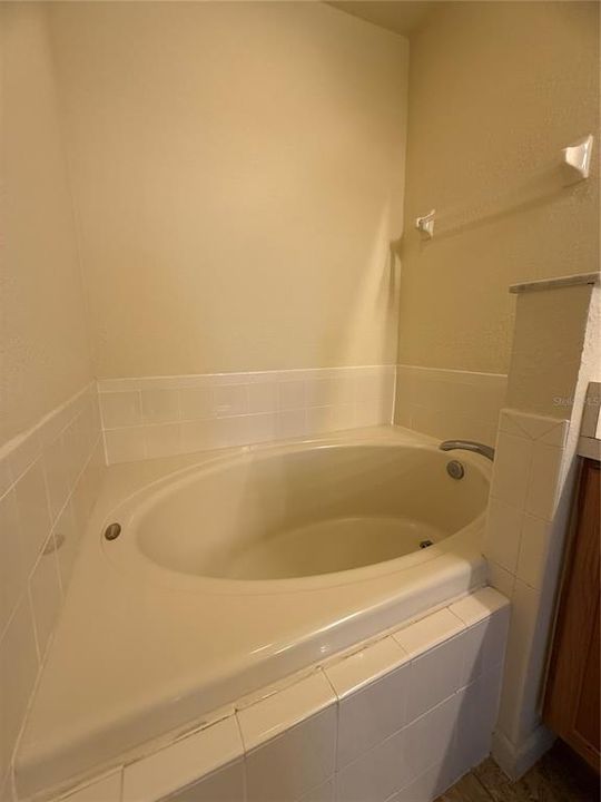 待售: $355,000 (3 贝兹, 2 浴室, 2013 平方英尺)