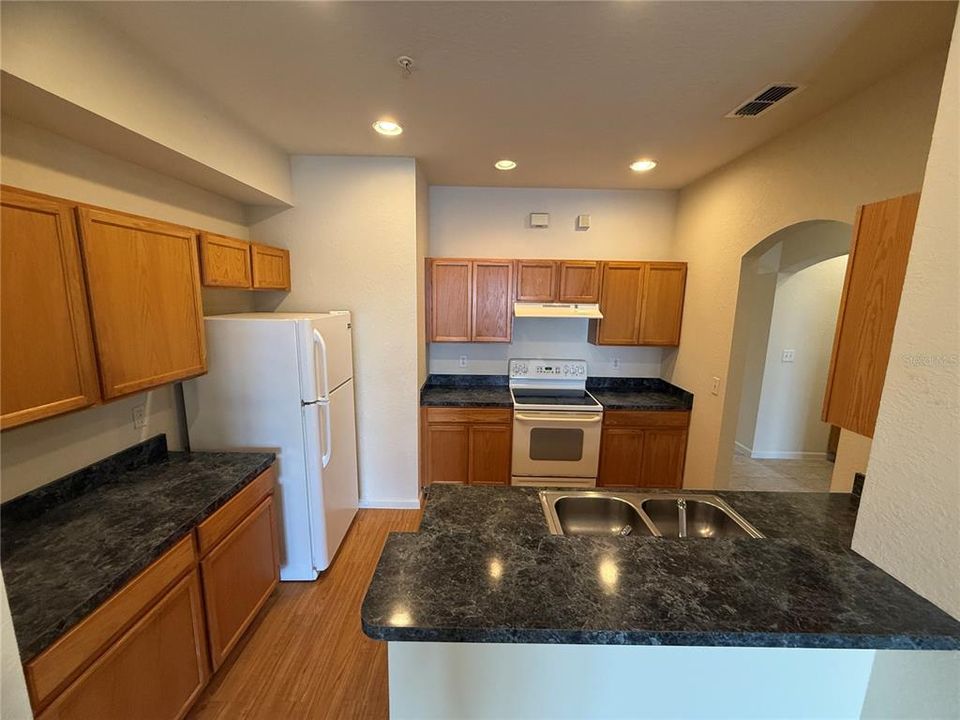 待售: $355,000 (3 贝兹, 2 浴室, 2013 平方英尺)