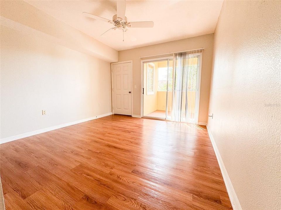 出租: $1,999 (3 贝兹, 2 浴室, 1310 平方英尺)