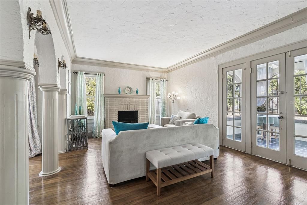 En Venta: $949,300 (5 camas, 3 baños, 3126 Pies cuadrados)