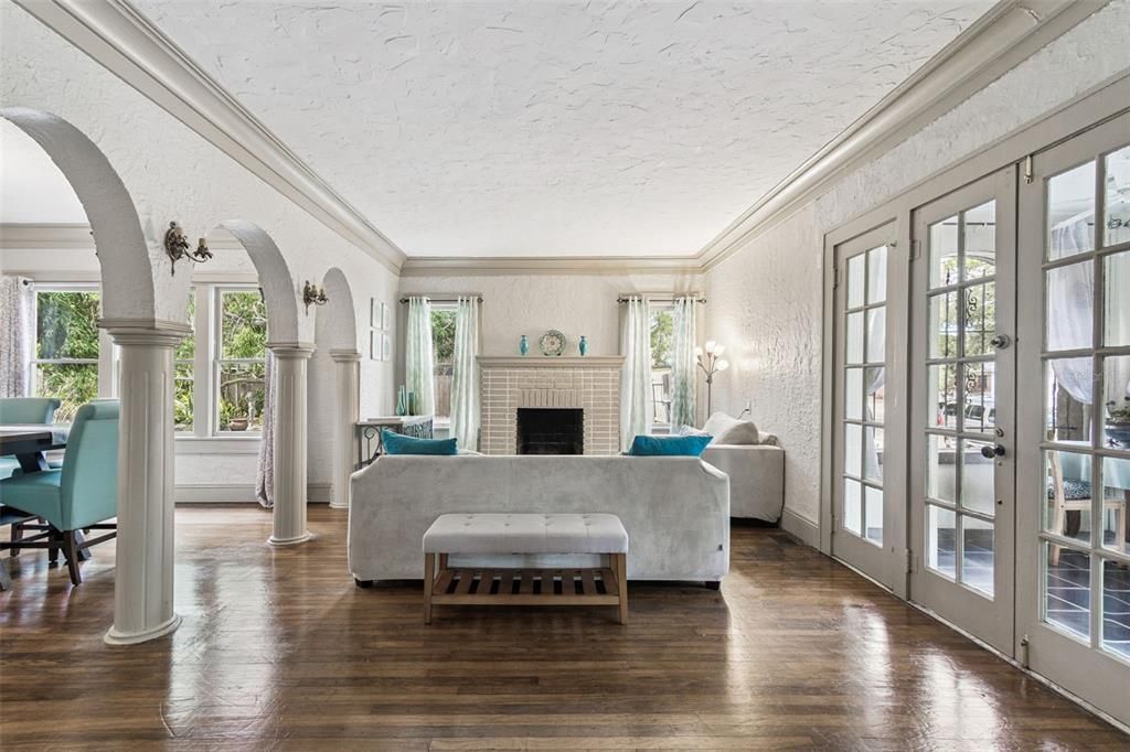 En Venta: $949,300 (5 camas, 3 baños, 3126 Pies cuadrados)