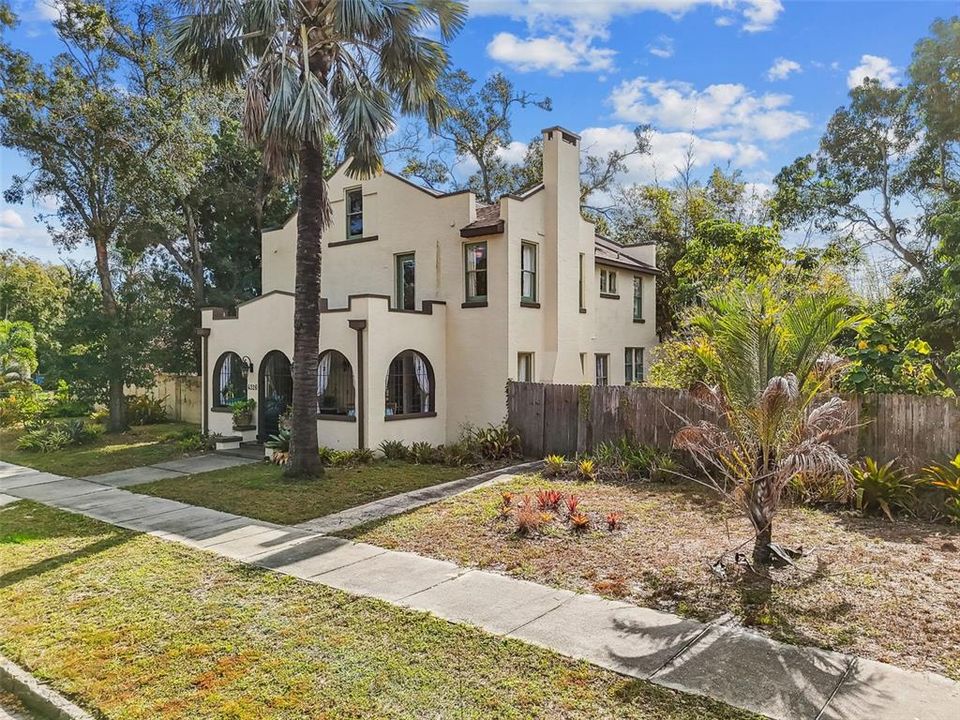 En Venta: $949,300 (5 camas, 3 baños, 3126 Pies cuadrados)