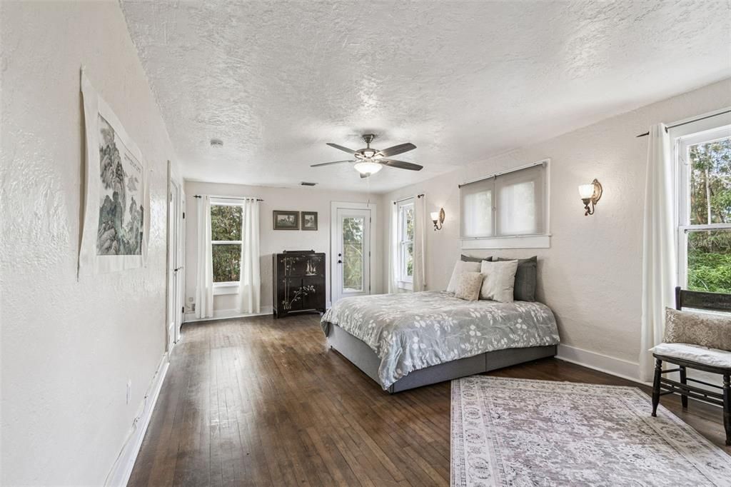 En Venta: $949,300 (5 camas, 3 baños, 3126 Pies cuadrados)