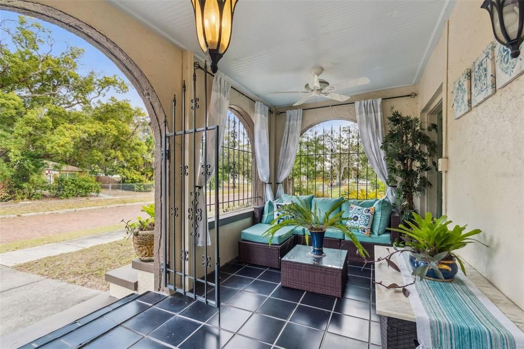 En Venta: $949,300 (5 camas, 3 baños, 3126 Pies cuadrados)