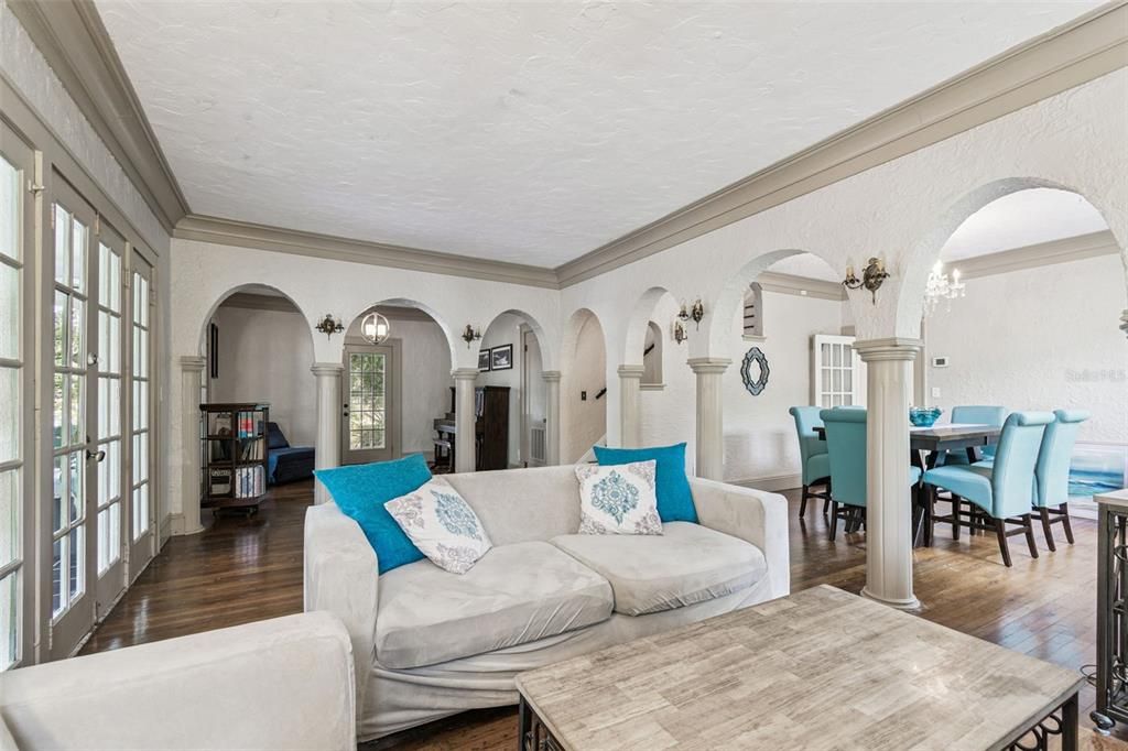 En Venta: $949,300 (5 camas, 3 baños, 3126 Pies cuadrados)