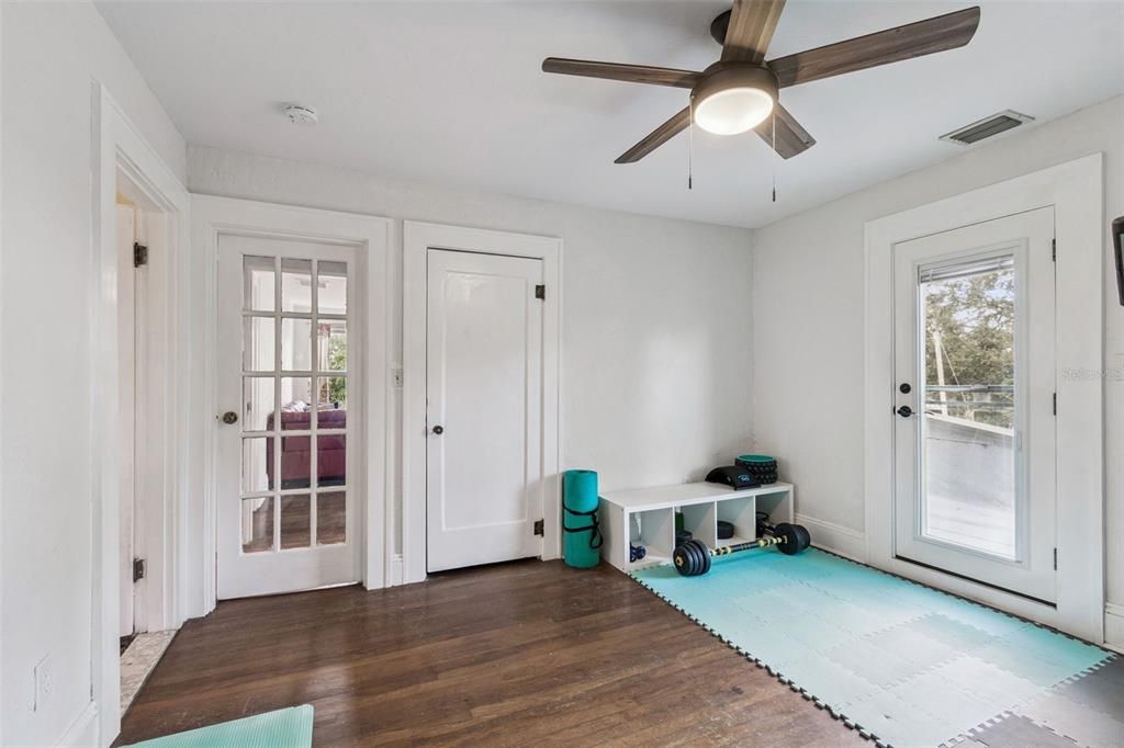 En Venta: $949,300 (5 camas, 3 baños, 3126 Pies cuadrados)