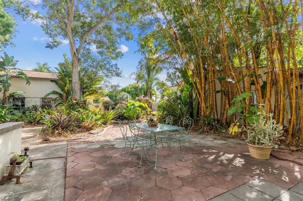 En Venta: $949,300 (5 camas, 3 baños, 3126 Pies cuadrados)