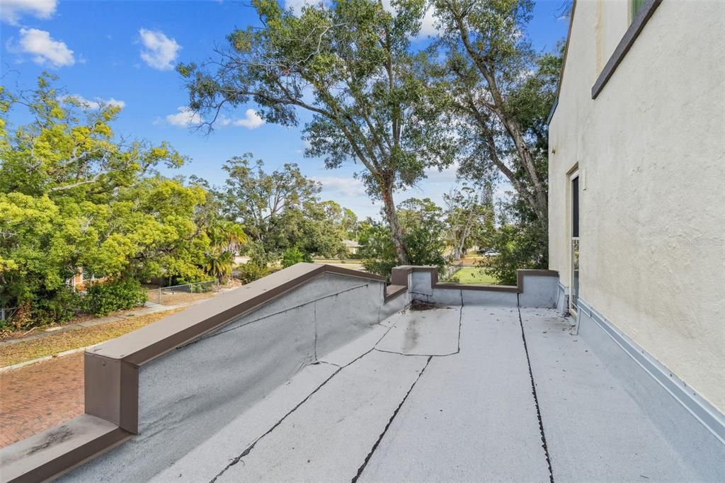 En Venta: $949,300 (5 camas, 3 baños, 3126 Pies cuadrados)