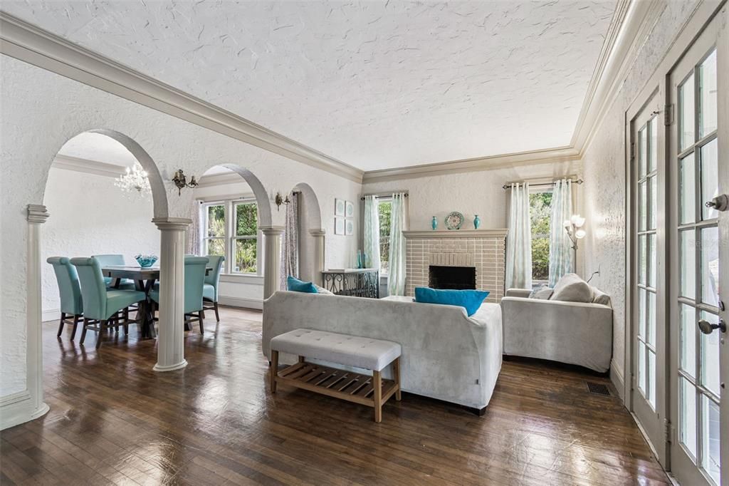 En Venta: $949,300 (5 camas, 3 baños, 3126 Pies cuadrados)