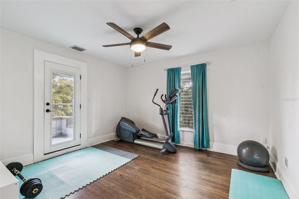 En Venta: $949,300 (5 camas, 3 baños, 3126 Pies cuadrados)