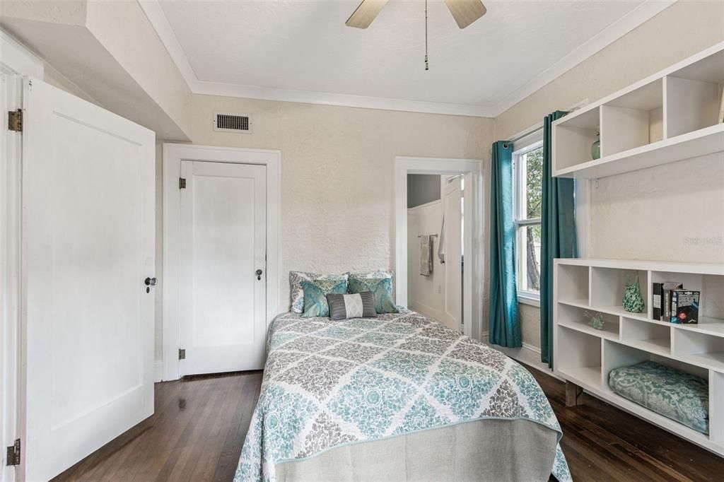 En Venta: $949,300 (5 camas, 3 baños, 3126 Pies cuadrados)