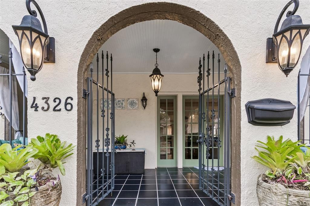 En Venta: $949,300 (5 camas, 3 baños, 3126 Pies cuadrados)