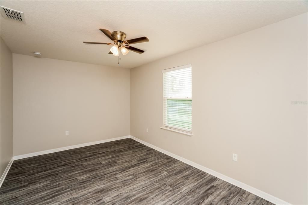 For Sale: $335,000 (4 beds, 2 baths, 1962 Square Feet)