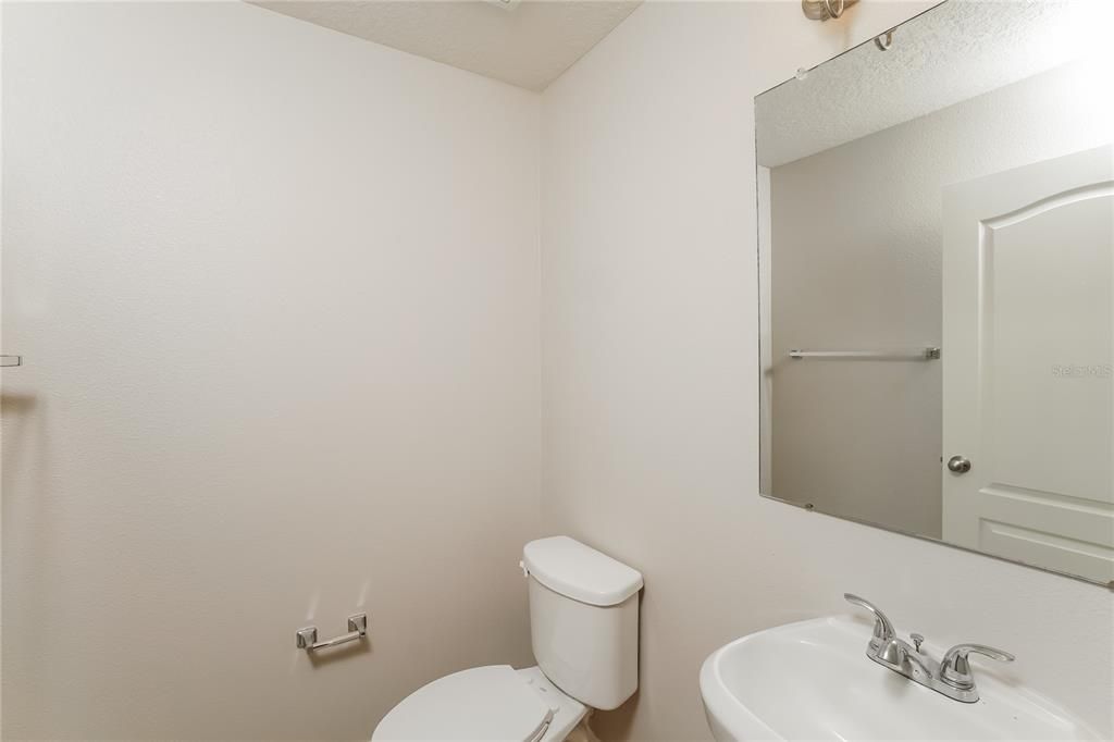 For Sale: $335,000 (4 beds, 2 baths, 1962 Square Feet)