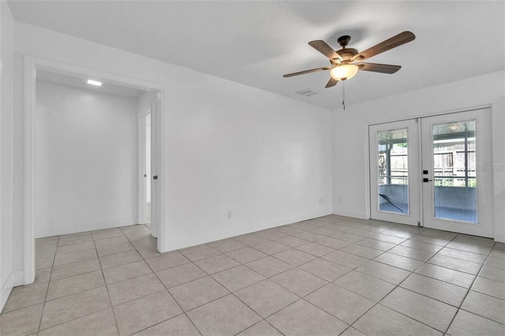 En Venta: $380,000 (3 camas, 2 baños, 1383 Pies cuadrados)