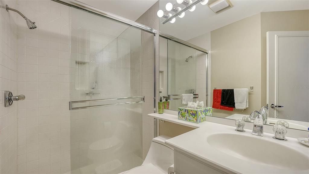 For Sale: $659,000 (2 beds, 2 baths, 1276 Square Feet)