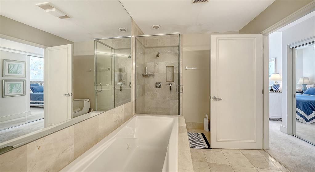 For Sale: $659,000 (2 beds, 2 baths, 1276 Square Feet)