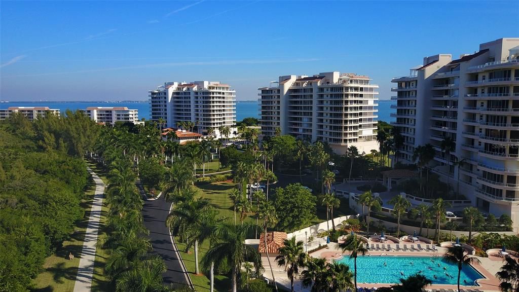 For Sale: $659,000 (2 beds, 2 baths, 1276 Square Feet)