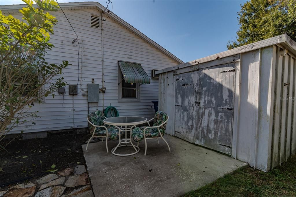 На продажу: $320,000 (2 спален, 1 ванн, 923 Квадратных фут)