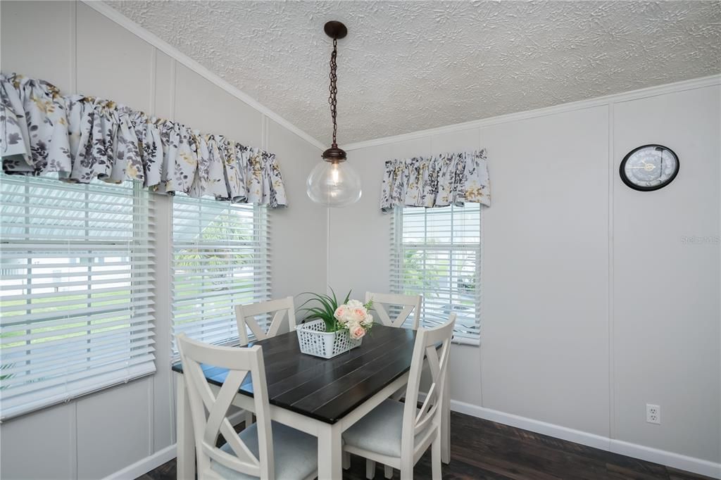 На продажу: $125,000 (2 спален, 2 ванн, 896 Квадратных фут)