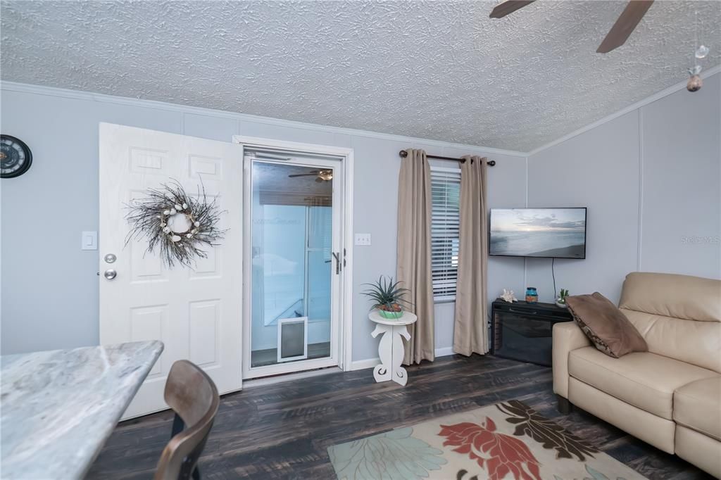 На продажу: $125,000 (2 спален, 2 ванн, 896 Квадратных фут)