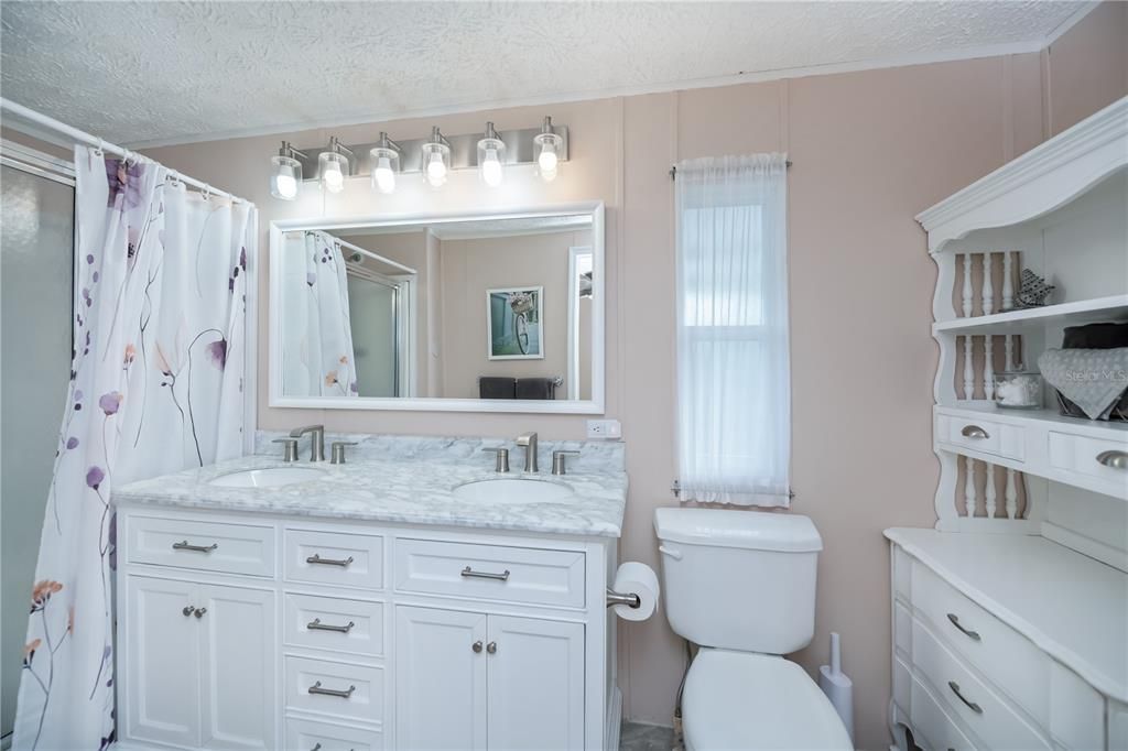 На продажу: $125,000 (2 спален, 2 ванн, 896 Квадратных фут)