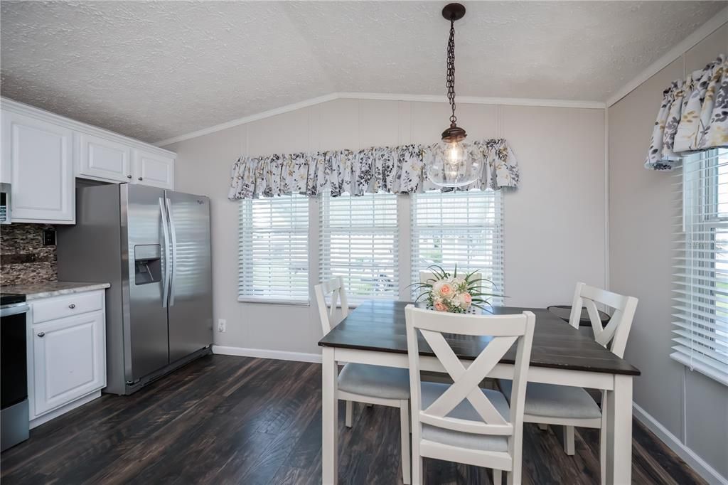 На продажу: $125,000 (2 спален, 2 ванн, 896 Квадратных фут)