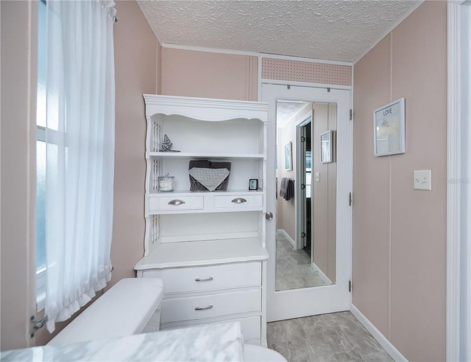 На продажу: $125,000 (2 спален, 2 ванн, 896 Квадратных фут)