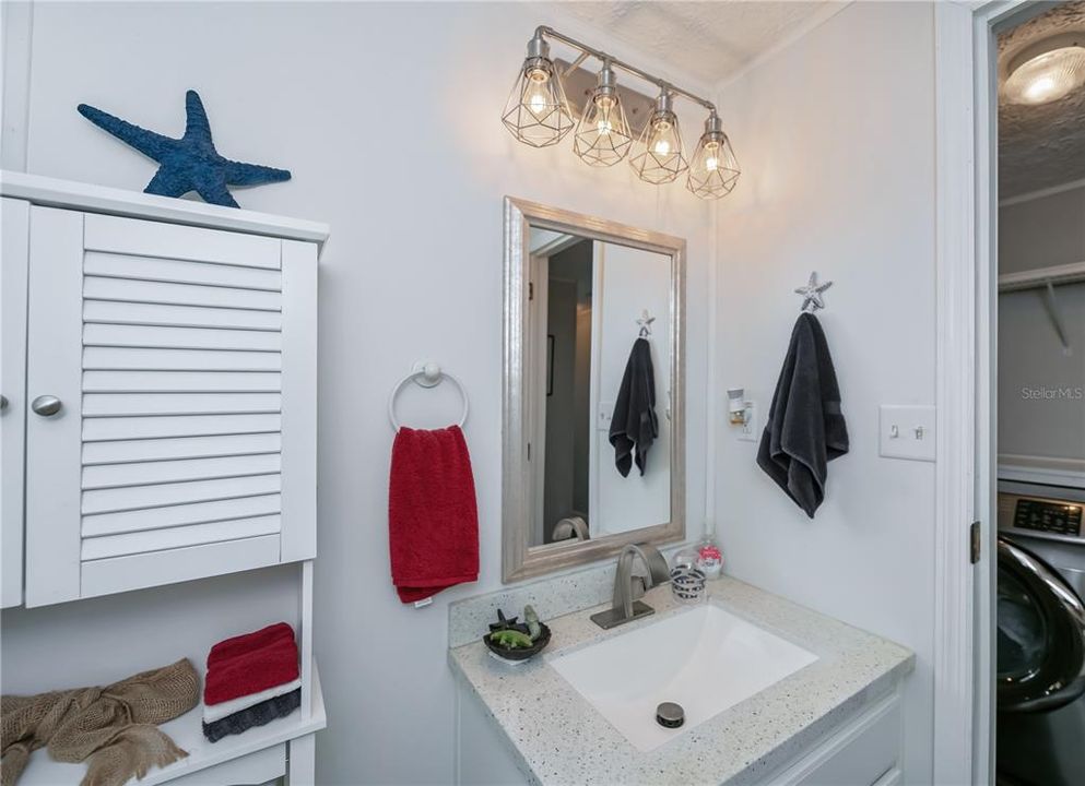 На продажу: $125,000 (2 спален, 2 ванн, 896 Квадратных фут)