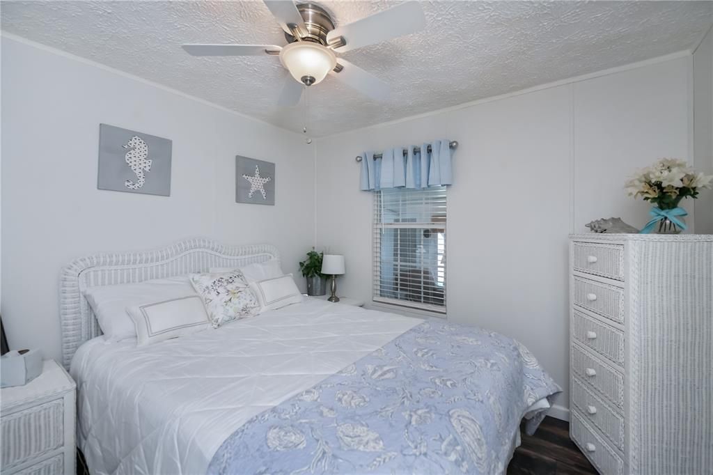 На продажу: $125,000 (2 спален, 2 ванн, 896 Квадратных фут)