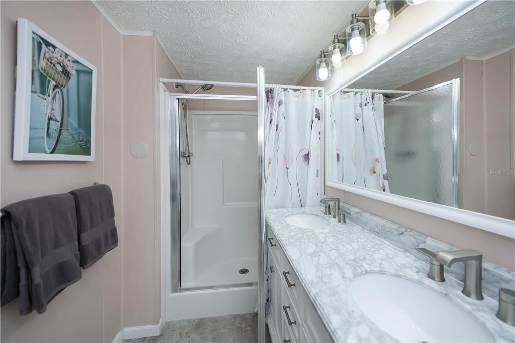 На продажу: $125,000 (2 спален, 2 ванн, 896 Квадратных фут)