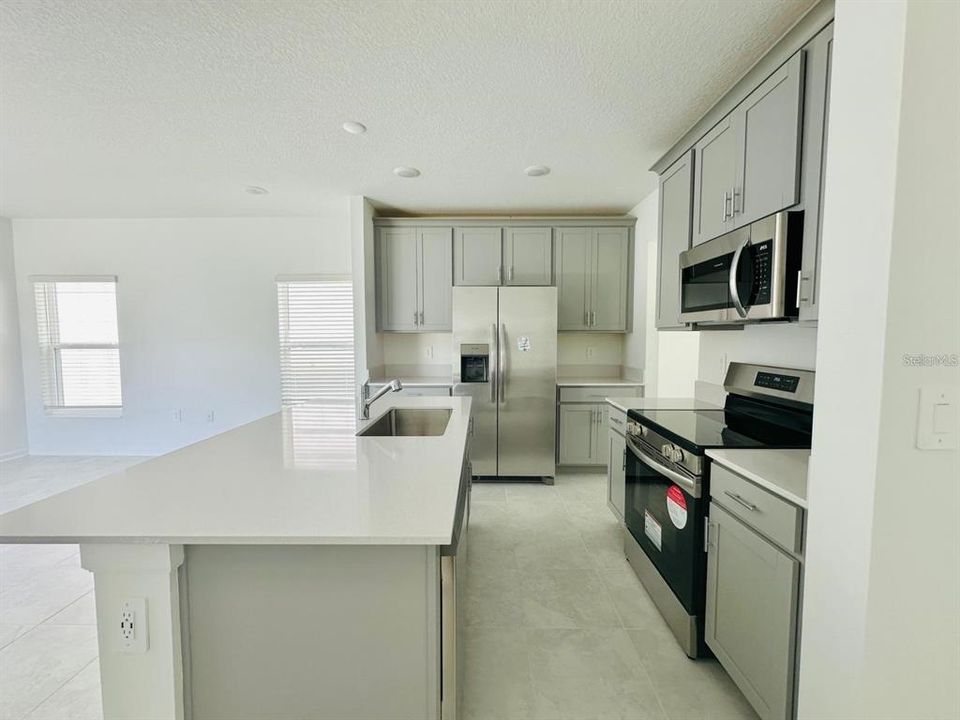 For Sale: $470,000 (3 beds, 2 baths, 1787 Square Feet)