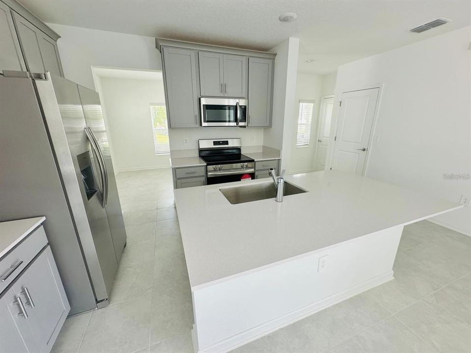 For Sale: $470,000 (3 beds, 2 baths, 1787 Square Feet)