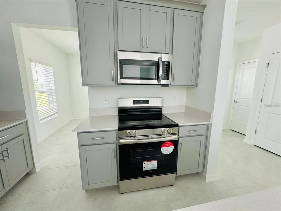 For Sale: $470,000 (3 beds, 2 baths, 1787 Square Feet)