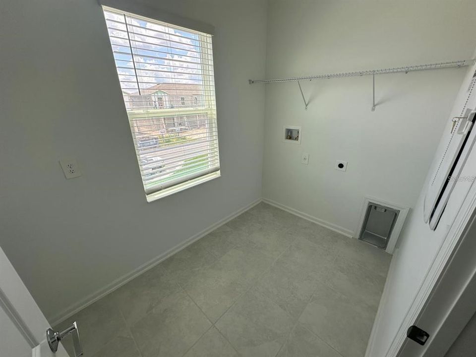 For Sale: $470,000 (3 beds, 2 baths, 1787 Square Feet)